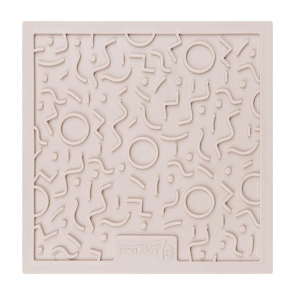 District 70  - QUEST Likmat voor katten -  Merengue - 20 x 20 cm - Hondenbuggyspecialist.nl
